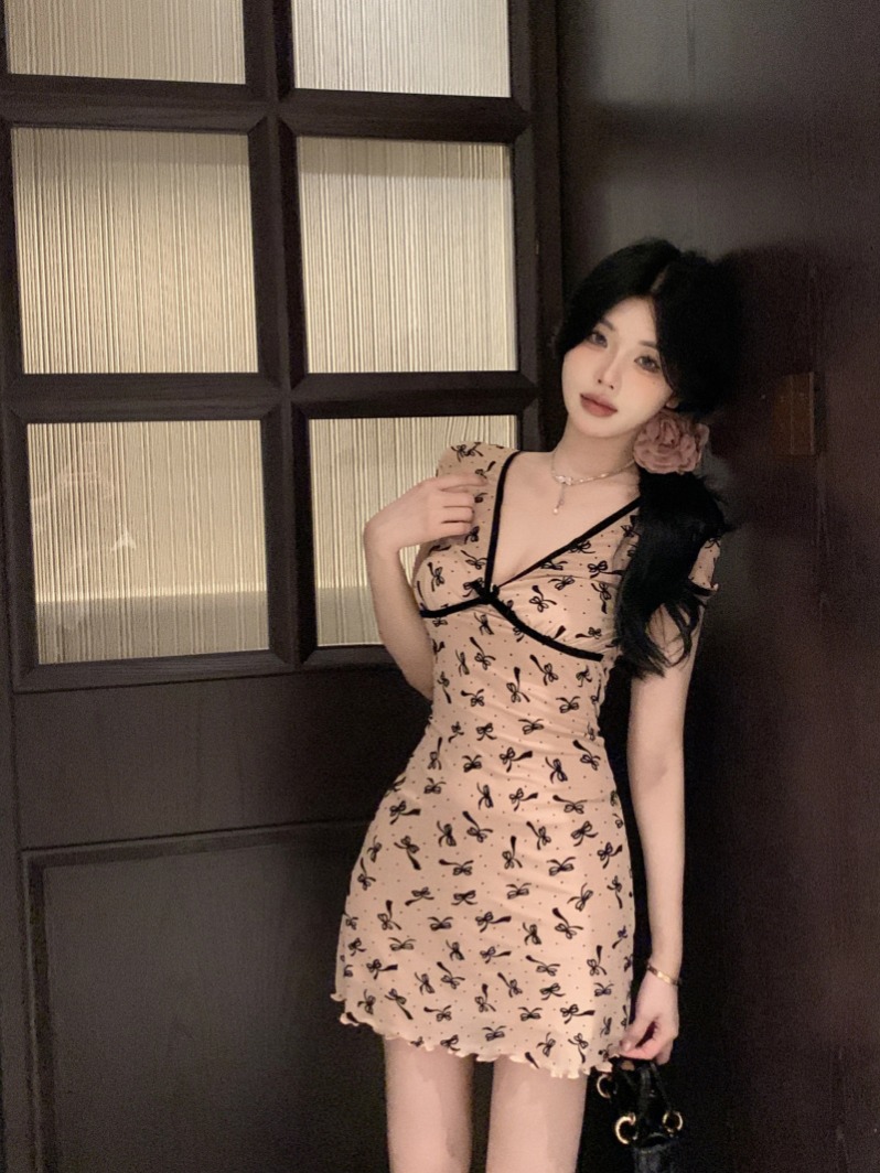 Real shot of retro deep V-neck flocking bow dress for women with waist-hugging slim A-line skirt short skirt