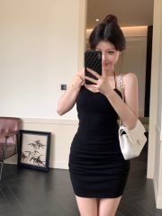 紫色帶胸墊掛脖吊帶連衣裙女夏季性感純欲風短裙子褶皺收腰包臀裙