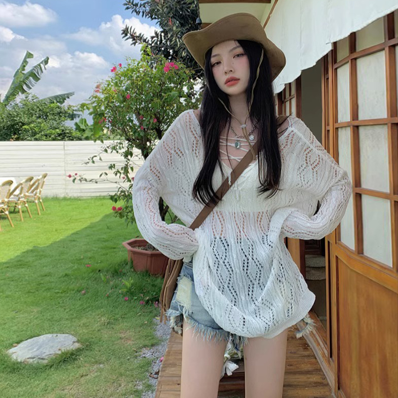 Sunscreen knitted blouse for women 2025 new hollow thin long-sleeved top vest with loose air conditioning shirt for summer