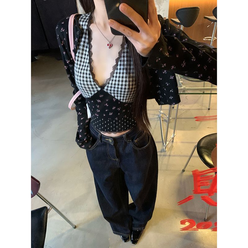 Black suspender vest for women in spring knitted lace hot girl sexy v-neck short sleeveless top