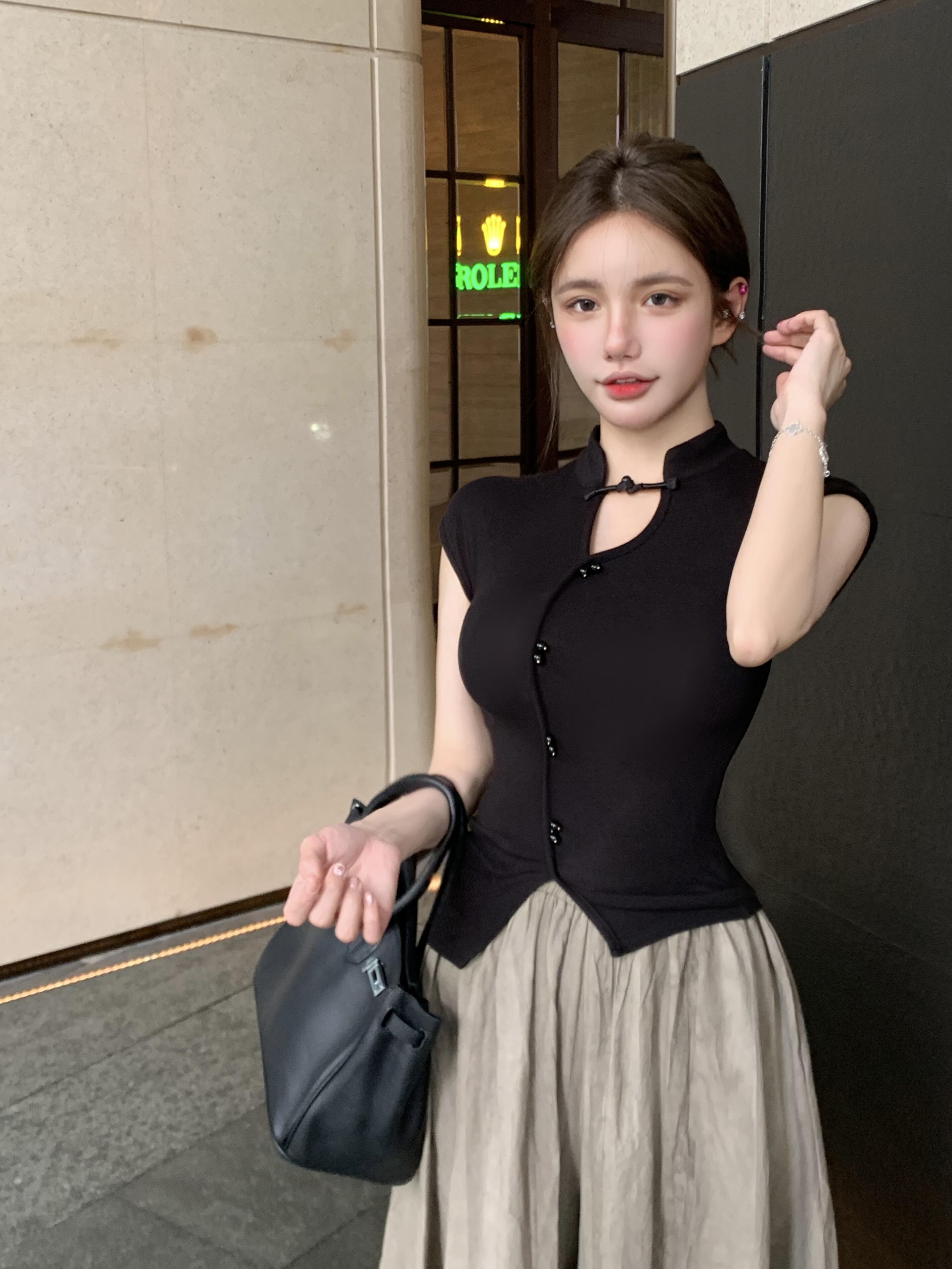 Real shot of new Chinese cheongsam neck buckle shoulder T-shirt women's design slim body