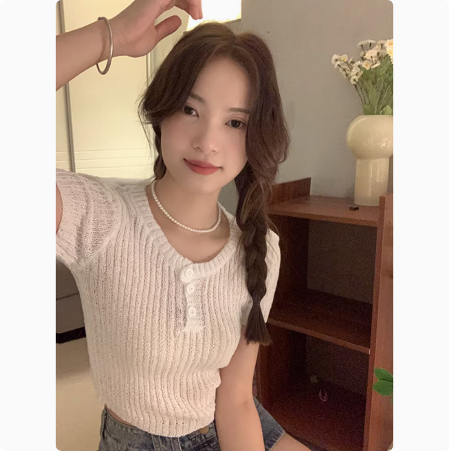 Pure sexy hot girl high waist straight shoulder top for women with high-end sweet milk-shaped ice silk short-sleeved T-shirt unique and special small shirt