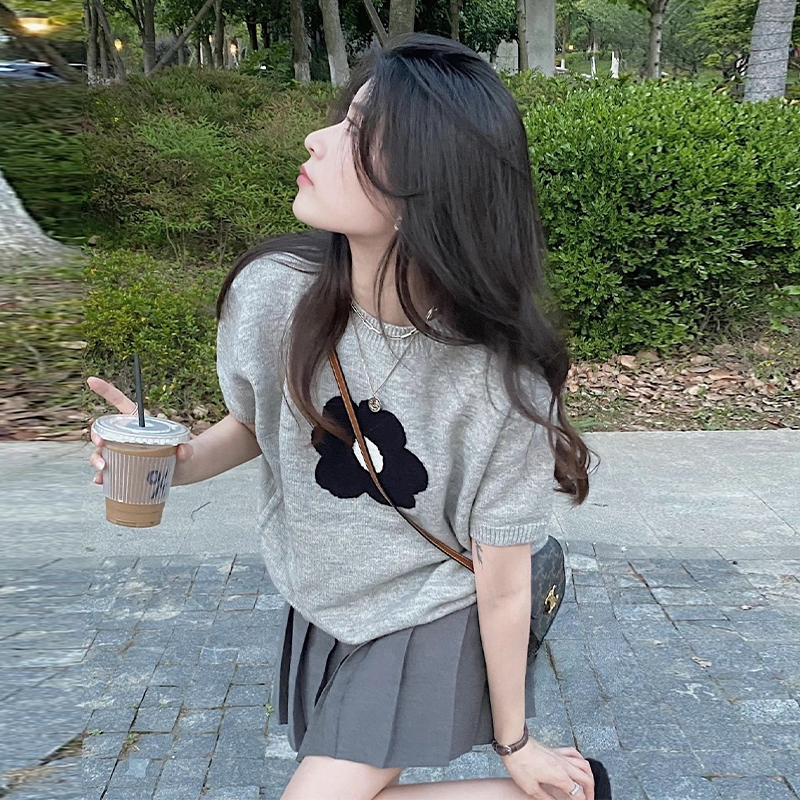 High-end loose flower sweater summer lazy style design sweater ins niche short-sleeved top for women