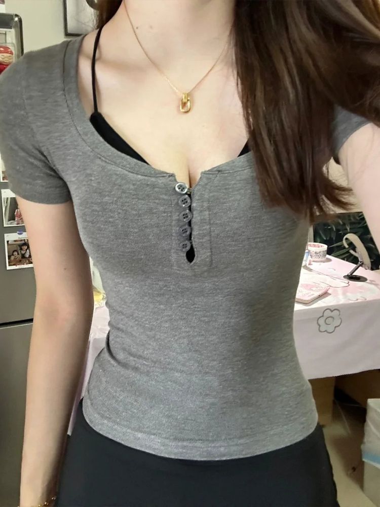 1*1莫代爾美式灰色紐扣短袖T恤女夏修身正肩半開領辣妹風短款上衣