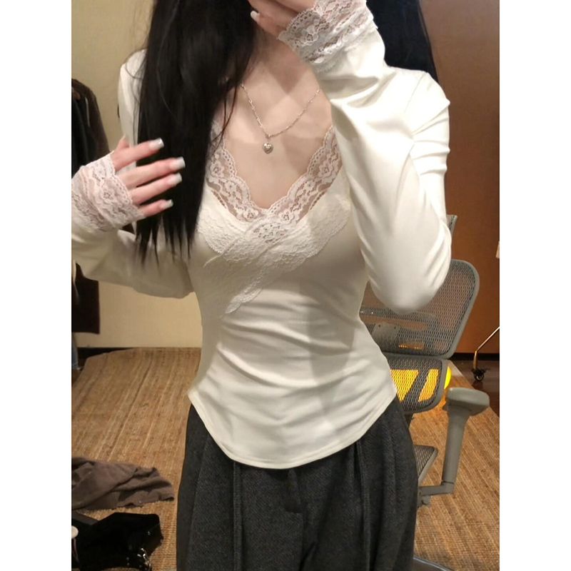 Lace spliced ​​long-sleeved T-shirt women's top 2025 spring and autumn V-neck slim niche pure desire style waist-hugging base shirt