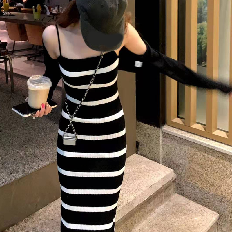 條紋吊帶裙港味針織連衣裙女夏季新款復古中長款修身顯瘦裙子