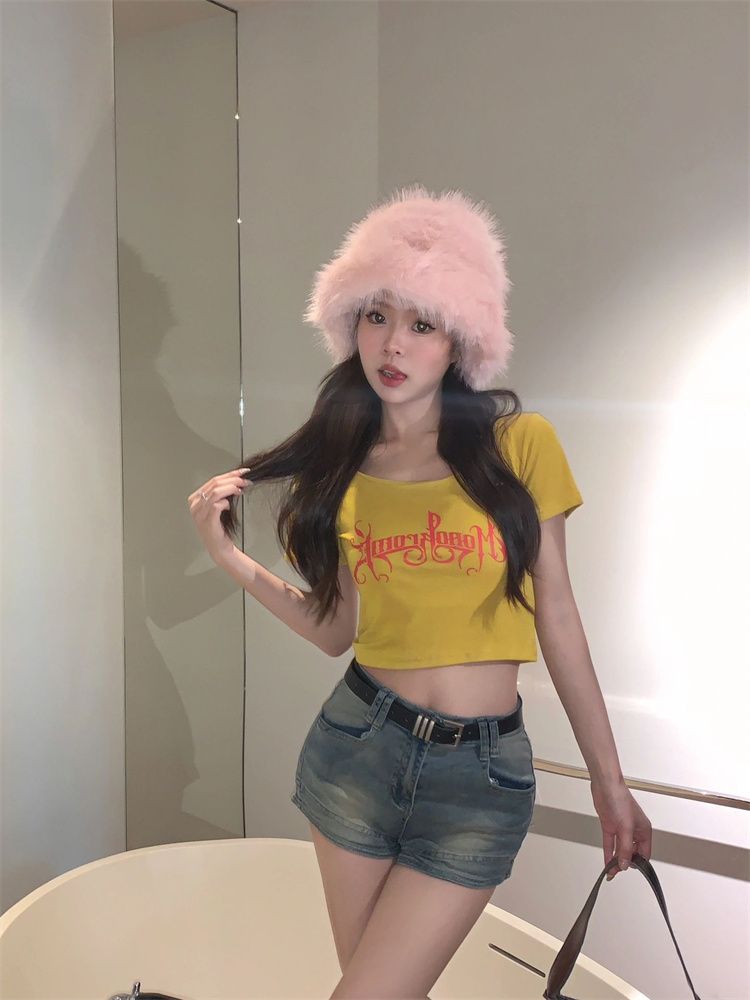 1*1莫代爾黃色字母印花辣妹u領正肩短袖t恤女夏季修身短款上衣白