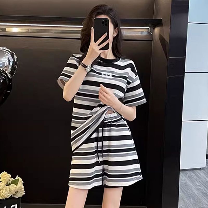 洋氣時尚運動套裝女夏2025休閒條紋短袖短褲兩件套寬鬆減齡跑步服