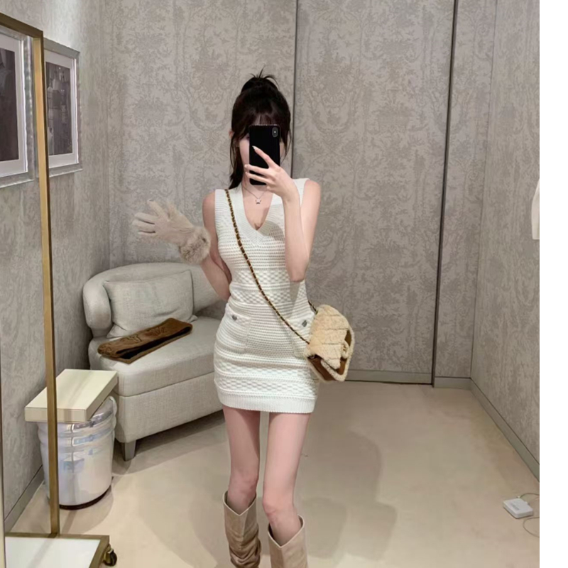 2025 spring and summer new style, Xiaoxiangxiang, rich family, rich vest dress, knitted short skirt, wool knitted skirt