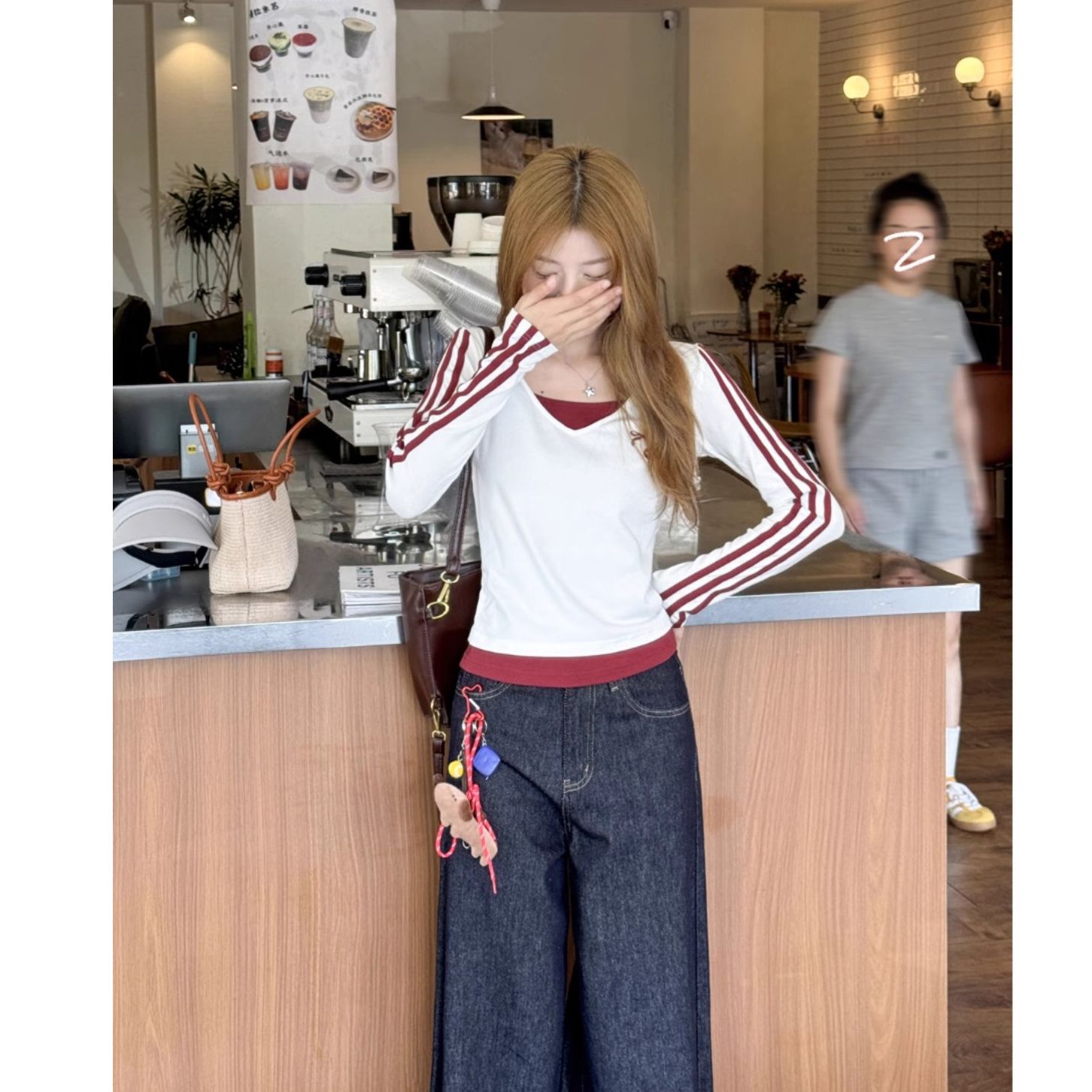 260 fake two-piece V-neck long-sleeved T-shirt slim fit and slim inner bottom shirt top