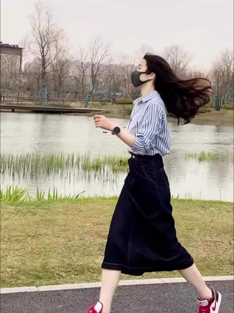 Casual and fashionable slim striped shirt denim skirt salt-style light-cooked two-piece set street frying skirt small