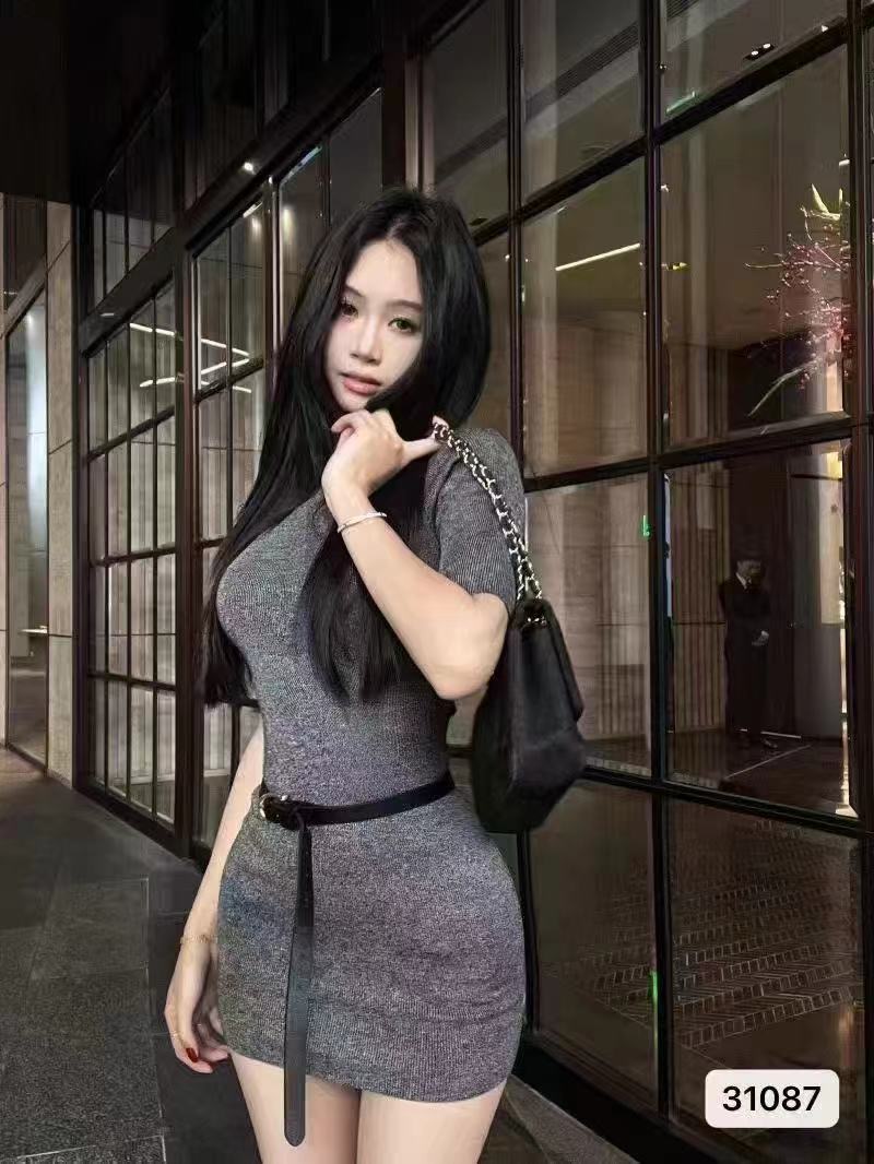 2025 spring and summer new round neck belt knitted dress Korean and Japanese age-reducing slim lady young woman gentle and elegant flower gray