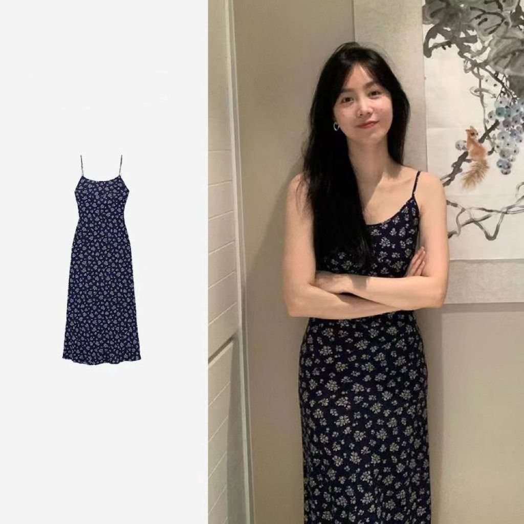 Coffee break French blue floral backless suspender dress for women with high-end vacation style long skirt pure desire