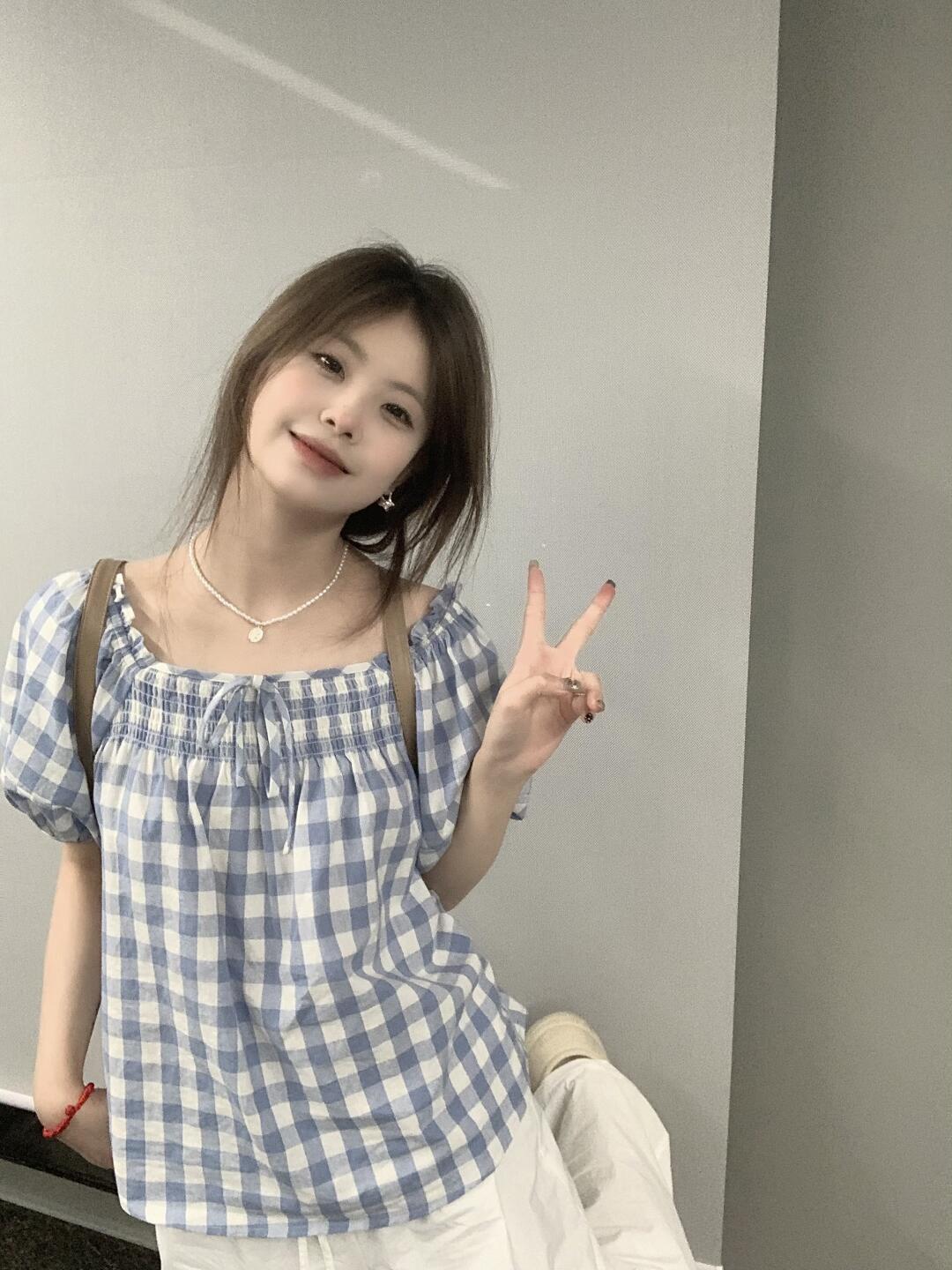 港系甜美小眾格紋泡泡袖襯衫上衣夏季新款設計感別致修身T恤女潮