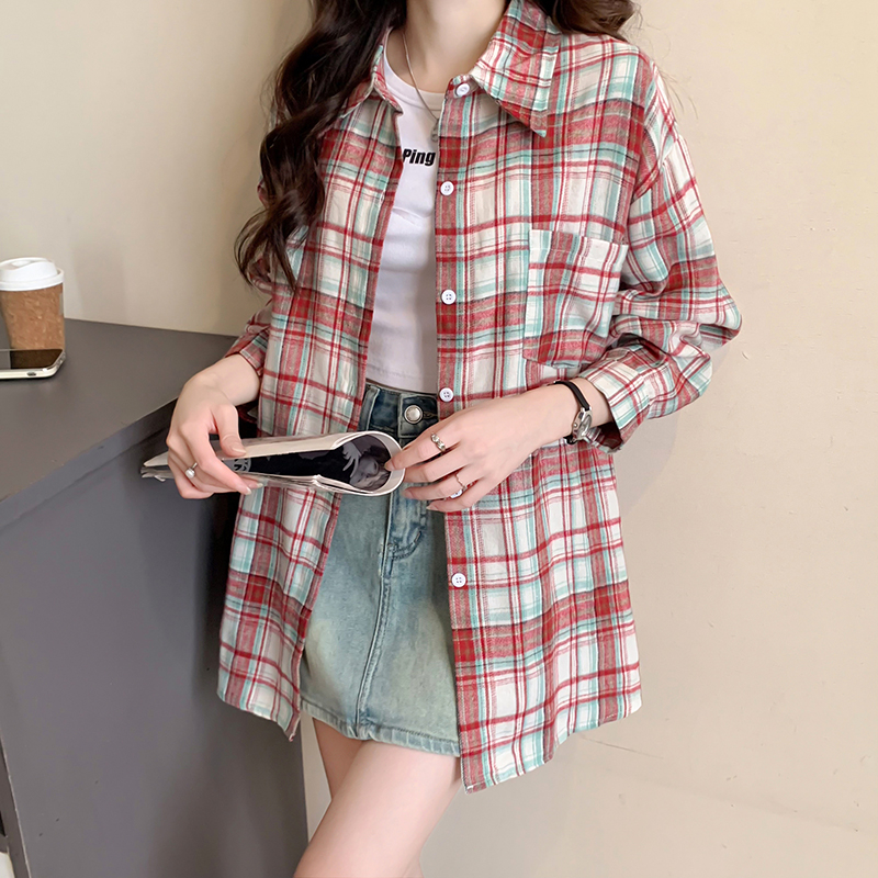 Real photos are specially designed for 2025 Spring and Autumn Hong Kong style retro loose plaid lazy style POLO collar shirt