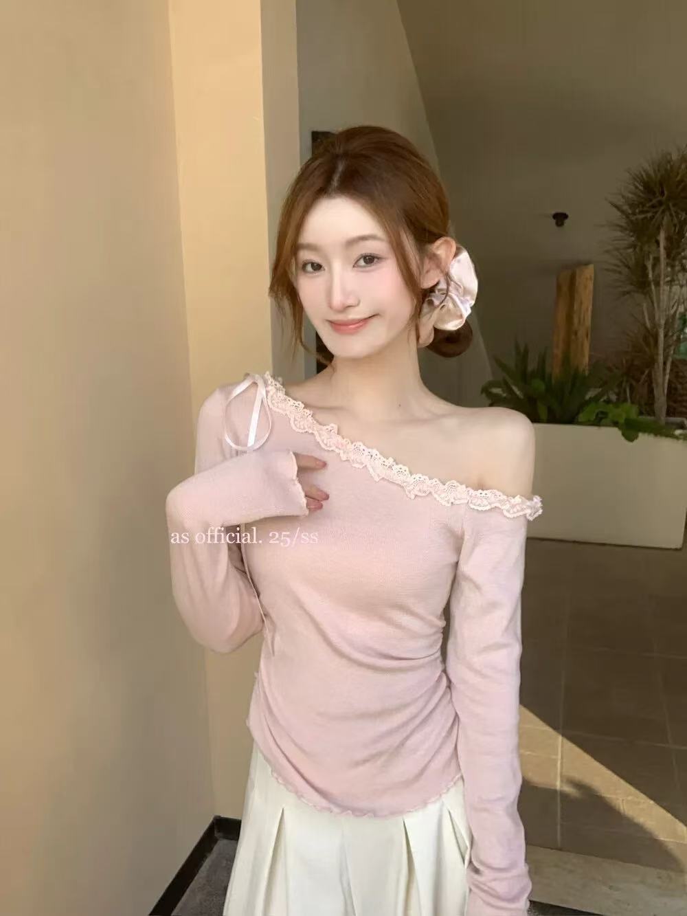 AS OFFICIAL早春新款博薦原創設計蕾絲花邊系帶斜肩針織衫女