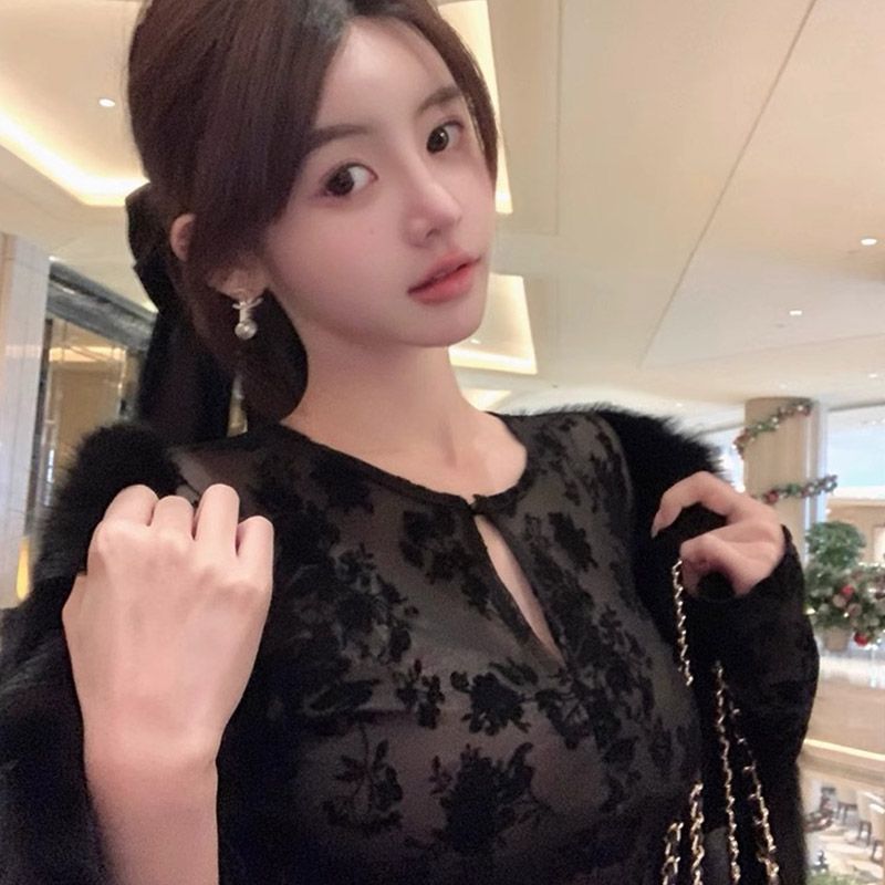 黑色圓領打底長袖蕾絲T恤女春夏氣質收腰顯瘦設計感上衣