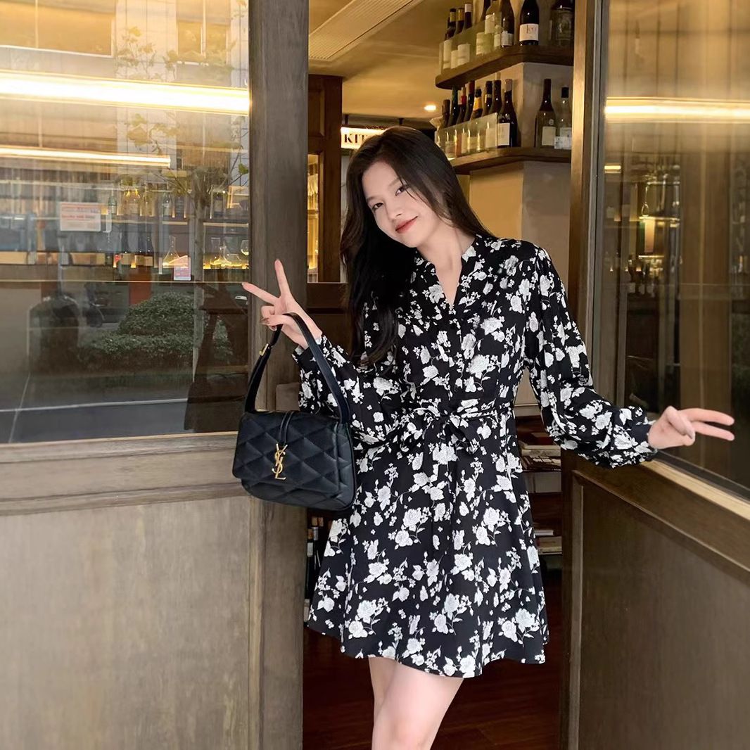 Black floral dress for women 2025 spring and autumn new French long-sleeved retro waist-hugging temperament slim long skirt