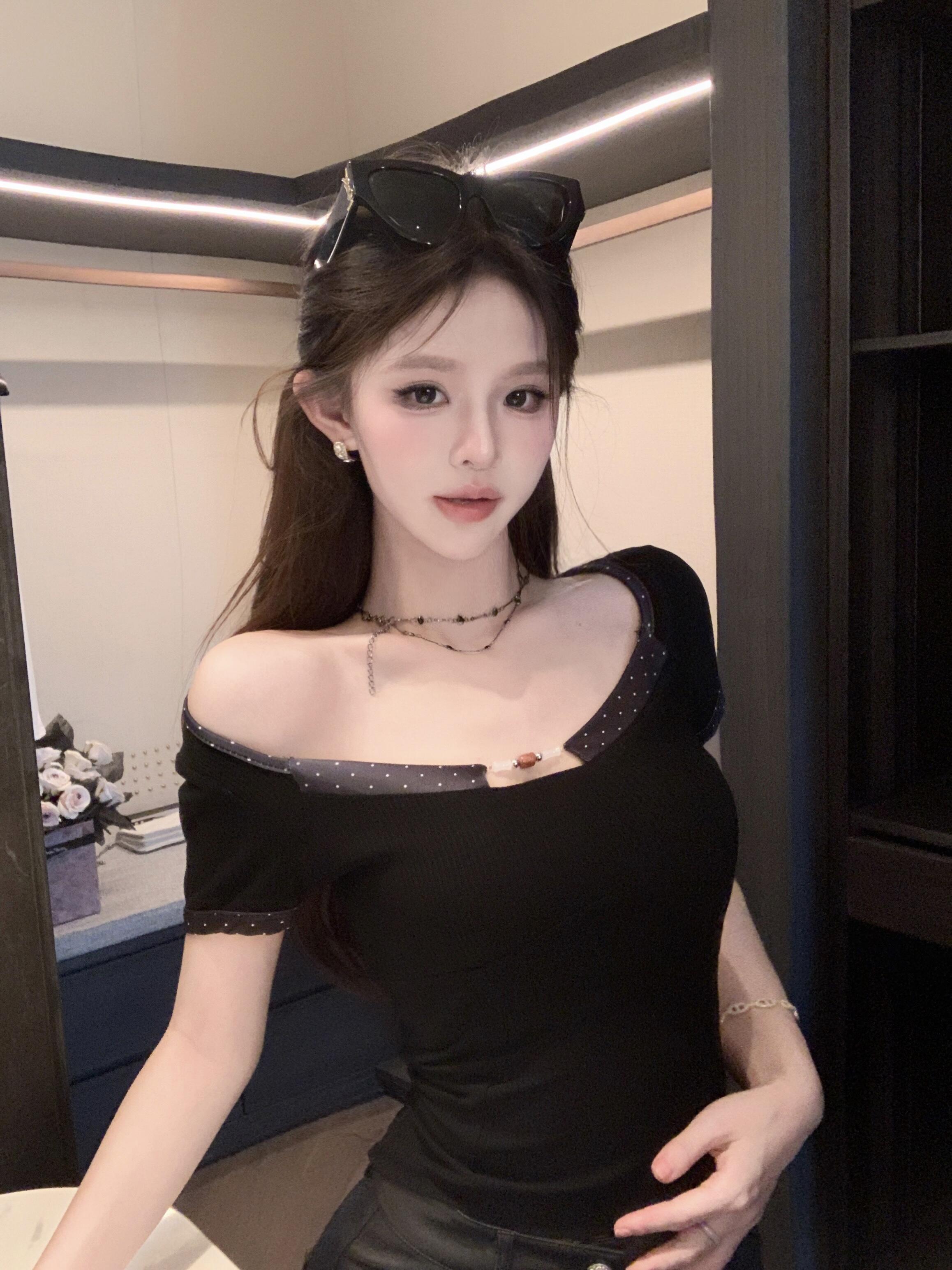 Real shot Xiaojing back strap front shoulder short-sleeved T-shirt summer design contrast color spliced ​​short-sleeved top