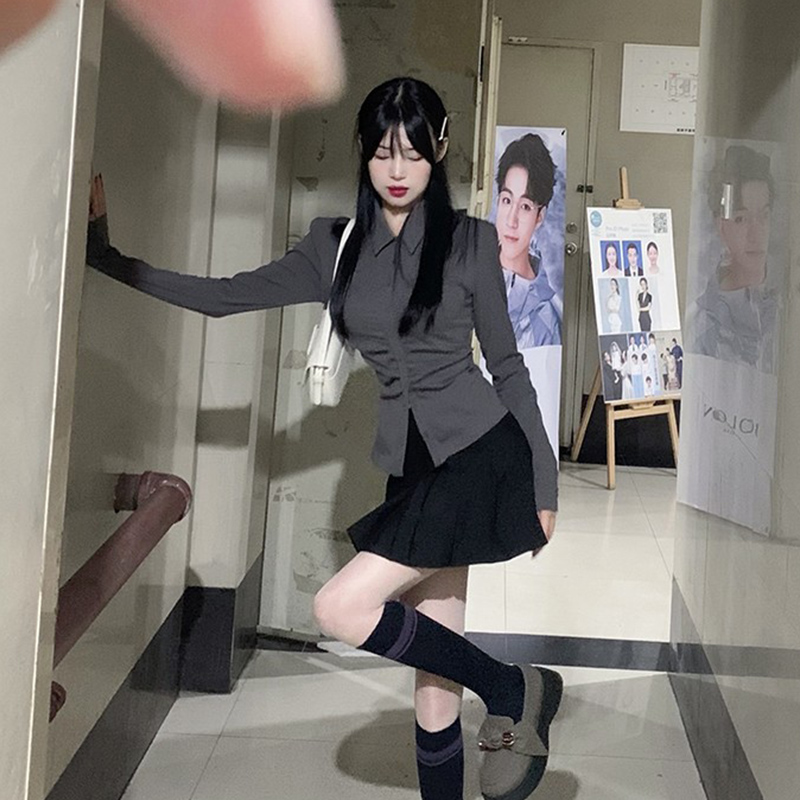 純欲風收腰襯衫女秋季長袖襯衣設計感辣妹顯瘦上衣