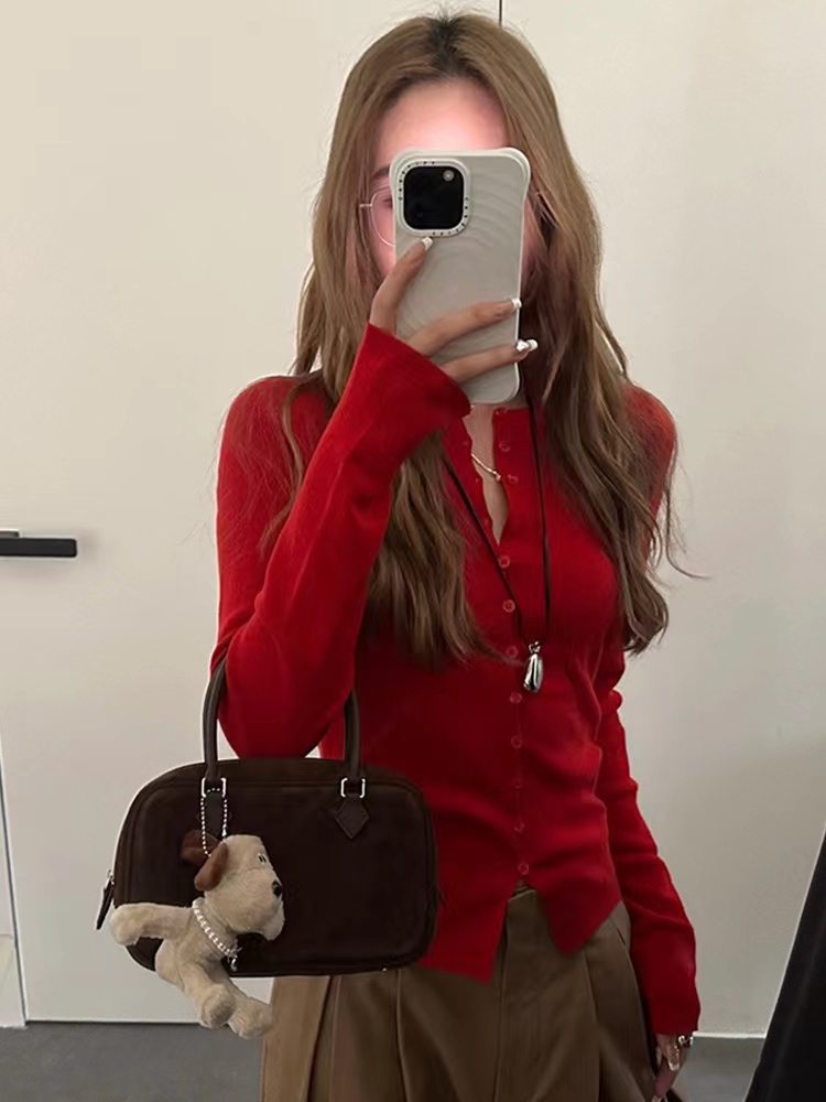 韓系紅色針織開衫女早春穿搭設計感圓領修身顯瘦收腰長袖內搭上衣