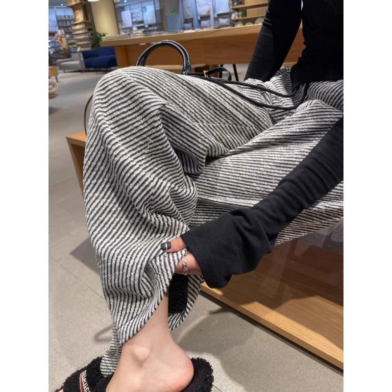 Wide-leg pants for women in spring and autumn 2025 new style draped loose bf lazy black and white oblique striped casual straight sports pants summer