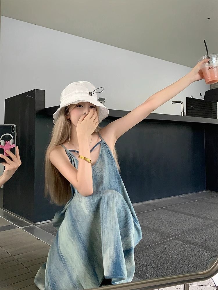 美式復古吊帶連衣裙女夏季ins暈染牛仔藍小眾寬鬆長裙