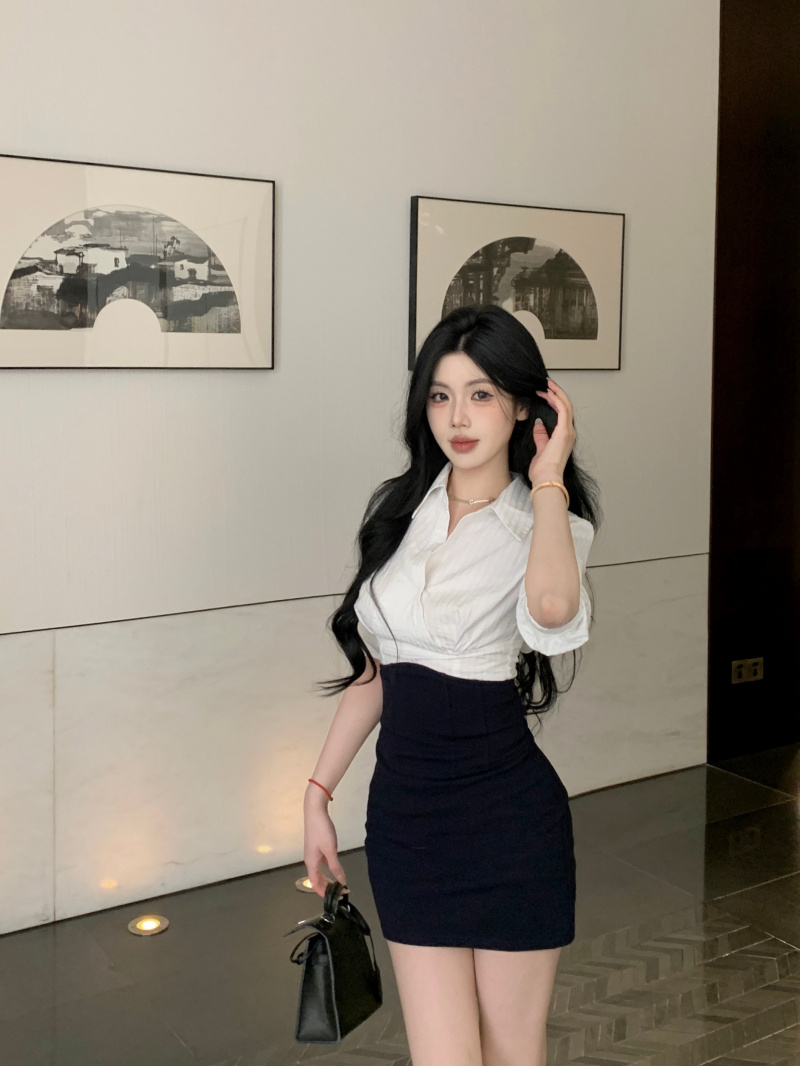 Real photos of Royal Sister's workplace sensual white shirt for women with long sleeves, slim body, clothes, hip short skirt suit