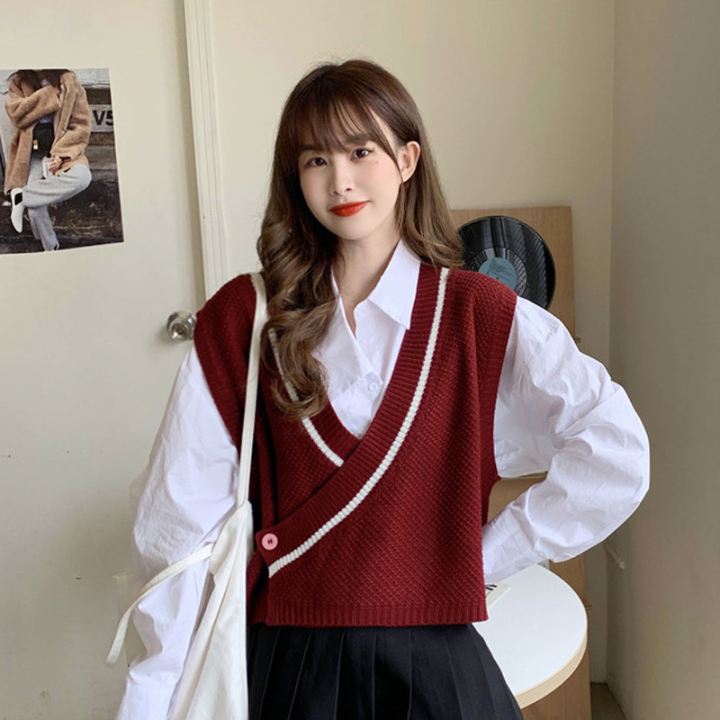 V-neck knitted vest for women with external wear design sweater vest new spring autumn loose Korean version horse clip