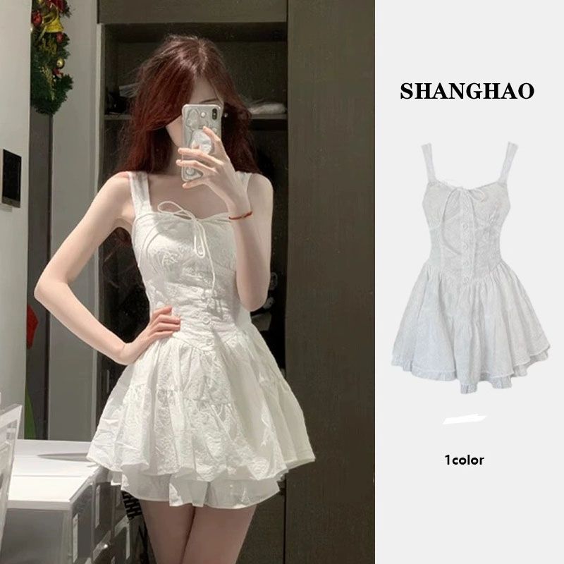 Summer French-style ballet-inspired butterfly knot dress for women, petite size, waist-cinching, flattering, spaghetti straps, full puff short dress