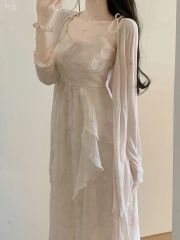 法式甜美溫柔風木耳邊連衣裙女小眾設計感高腰顯瘦在逃公主吊帶裙