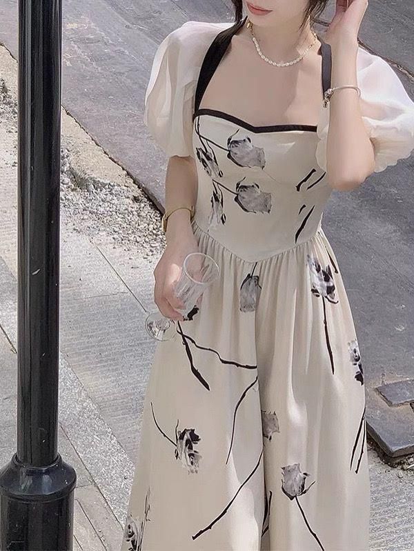 夏季2025氣質名媛新款復古高級感修身顯瘦碎花仙女度假連衣裙子女