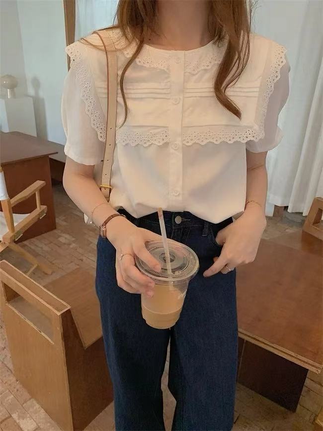 Sweet Seoul lace collar shirt for women in summer short-sleeved temperament gentle design niche top
