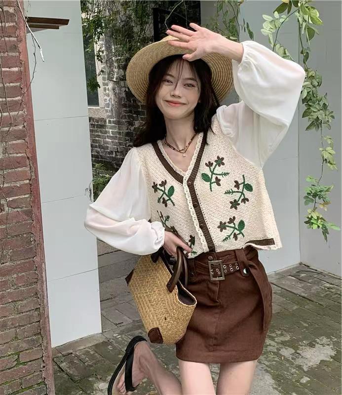 Sweater cardigan for women in spring and autumn thin new style lazy style design embroidery spliced ​​v-neck short top