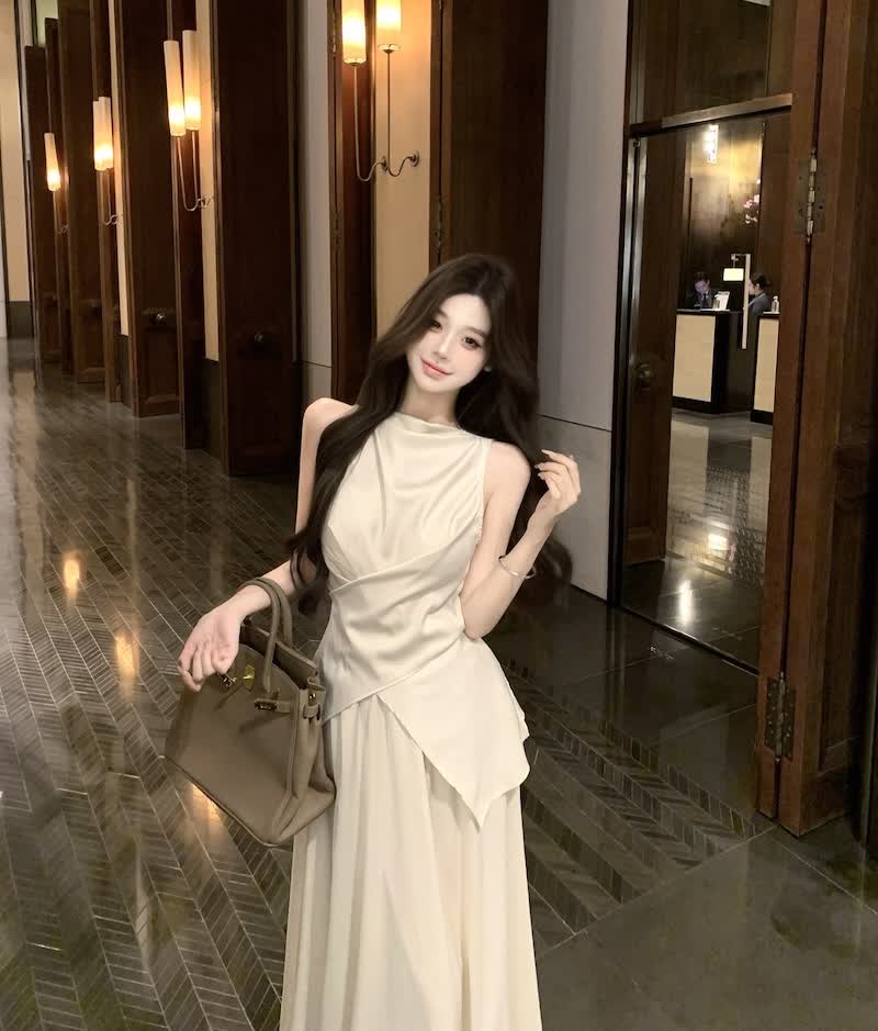 Real shot, slim and slim design, niche sexy hot girl satin vest top + high waist skirt
