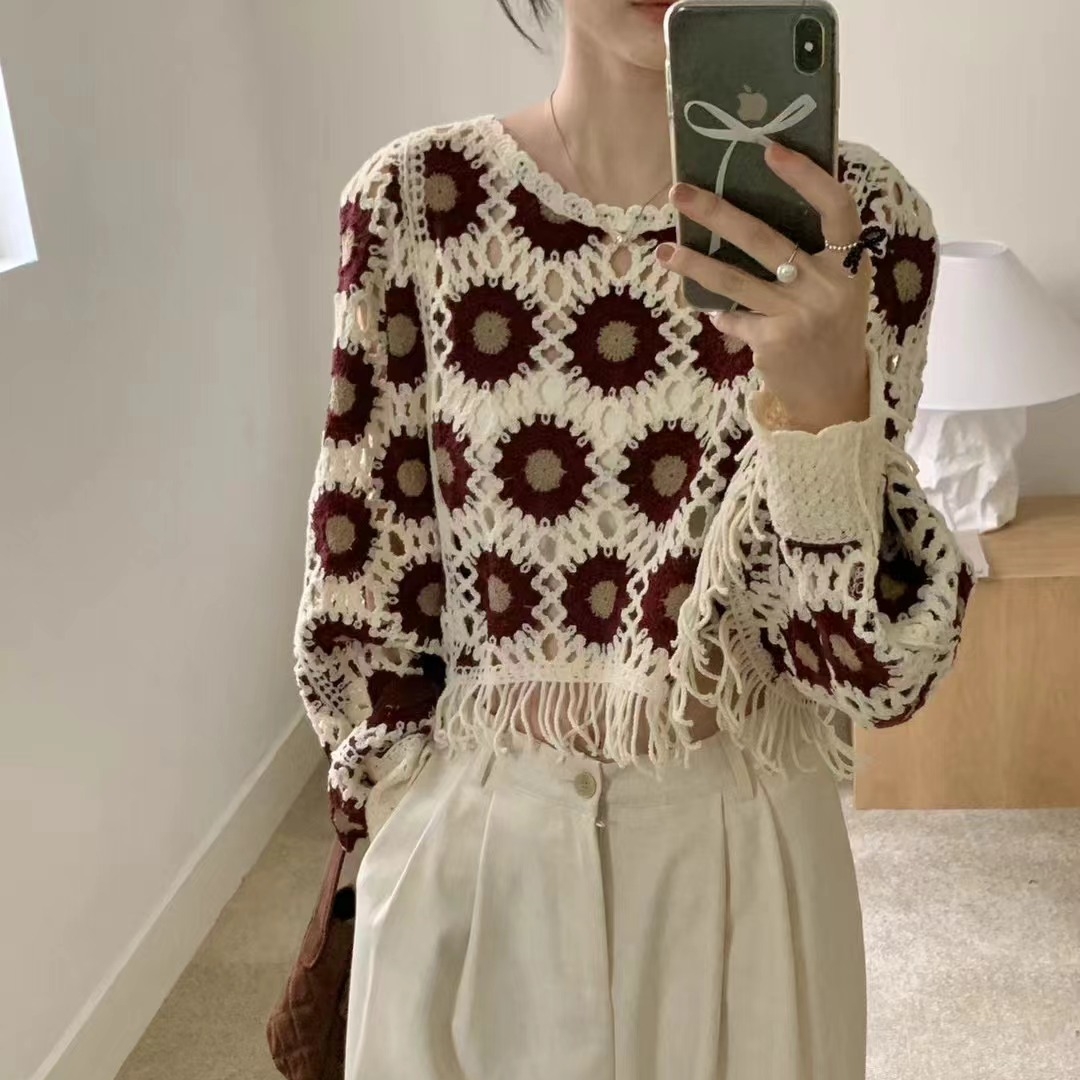 New loose small daisy hollow hook fur tassel knitted sweater bat sleeve hood long sleeves