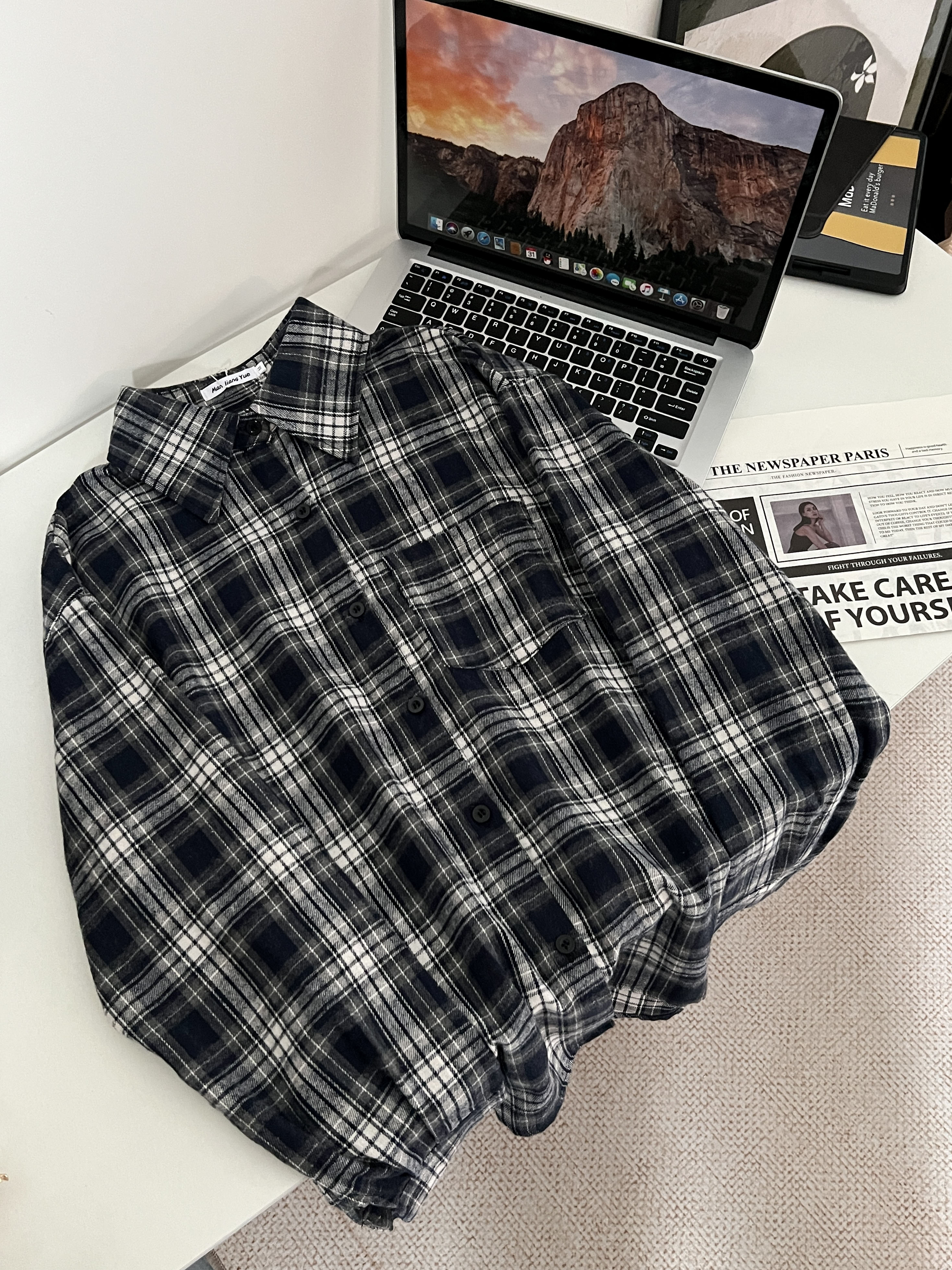 Real shot of classic plaid long-sleeved shirt American retro loose shirt jacket for women
