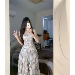 Lace chiffon V-neck spaghetti strap summer dress for women, with a cinched waist, exuding a fairy-like charm, sexy and pure desire.