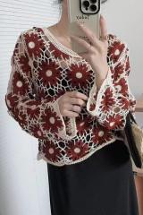 Early autumn new Korean version of hollow hook flower long sleeve slimming retro design versatile niche knitted top