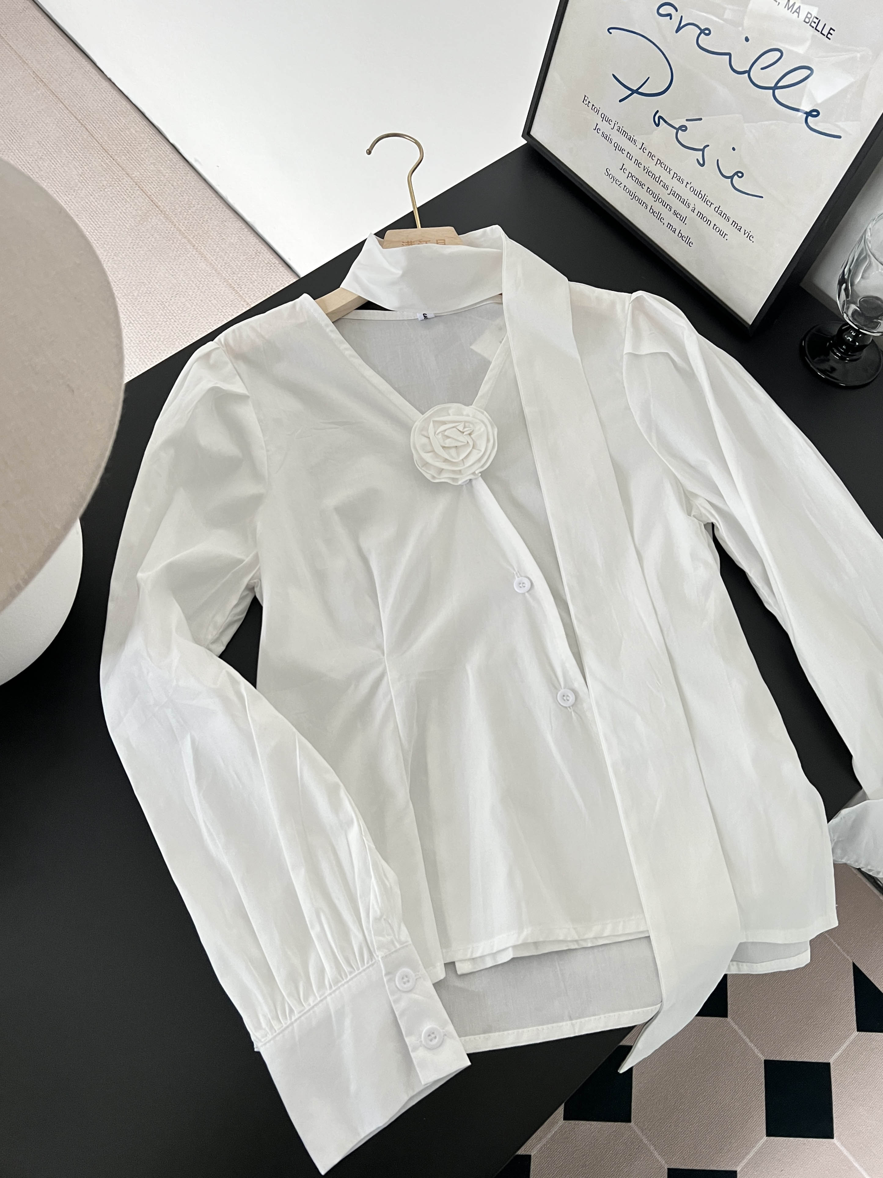 Real shot Korean mature style flower streamer V-neck exquisite shirt for women