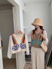 Knitted spliced ​​puff sleeve shirt for women's design sense summer new French gentle style chic top