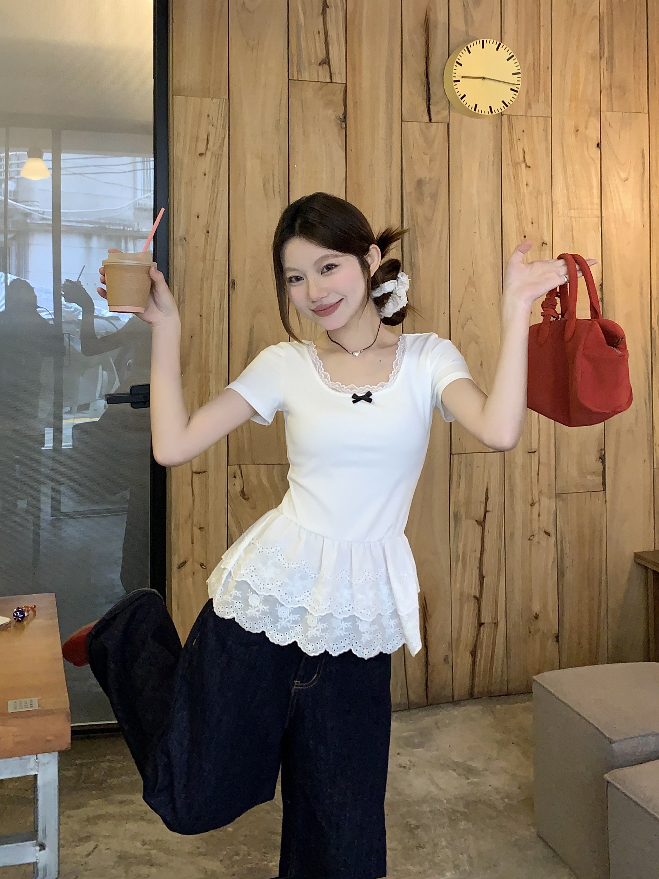 Real-price real-life white bow round neck short-sleeved T-shirt summer outfit lace lace hem slim layer top