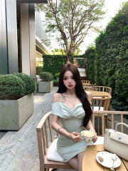 Shooting Love Letter Lilies' Gentle Trap, Off-the-Shoulder and Bodycon Dresses