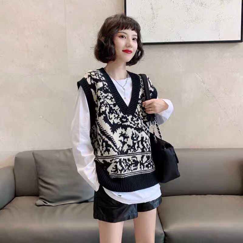New autumn and winter thickened knitted vest sweater horse clip loose versatile college style casual exterior