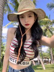 Fan Zhiqiao white suspender vest for women in summer wear inside and outside with hot girls beach tight short knitted top