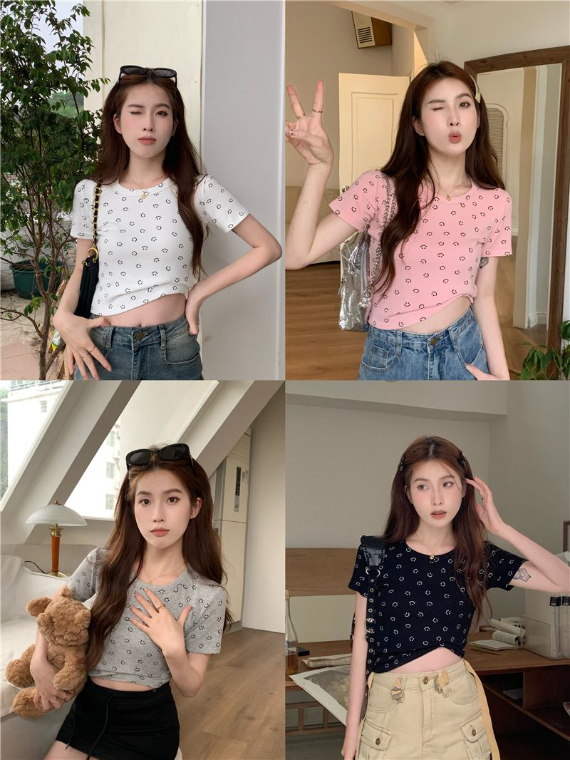 韓國外貿韓版夏季新款原版質量笑臉印花短袖t恤女修身短款上衣