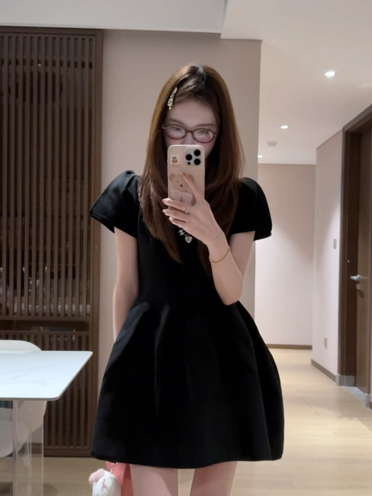 實拍～夏季針織短袖連衣裙女小個子收腰顯瘦感蓬蓬氣質小黑裙