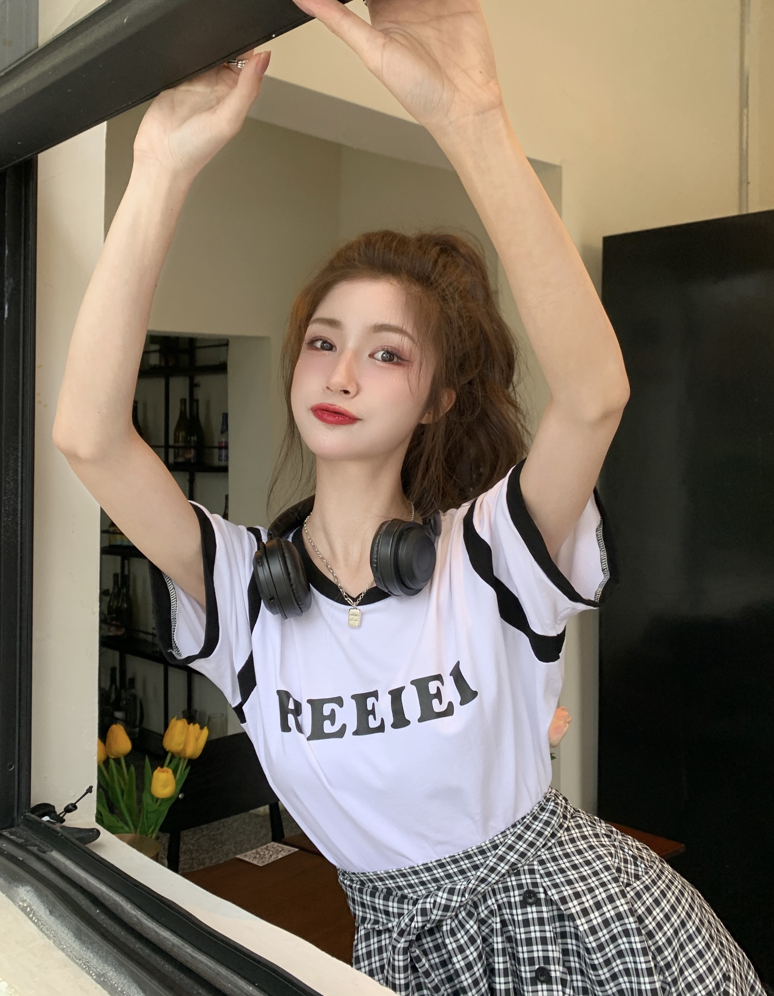 Real photo contrasting color short-sleeved casual T-shirt loose sports style round neck top tee