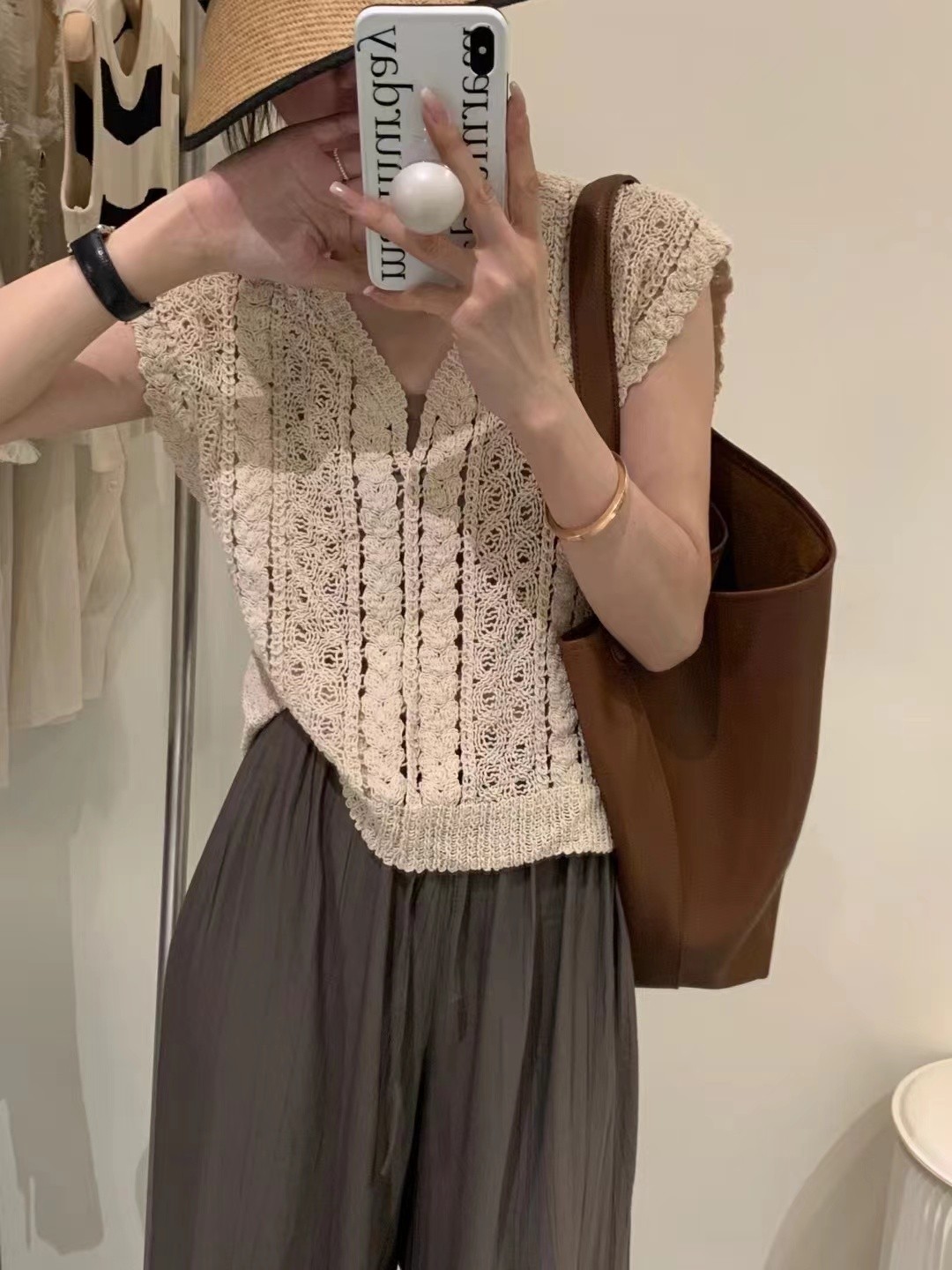 Vl neck sweater sleeveless loose hollow top with two-piece suspension set