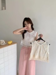 Sleeveless shirt vest for women wearing new summer design unique round neck vest short top